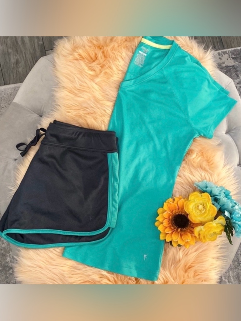 Shirt and Shorts Set Teal V-Neck T-Shirt with Gray Shorts